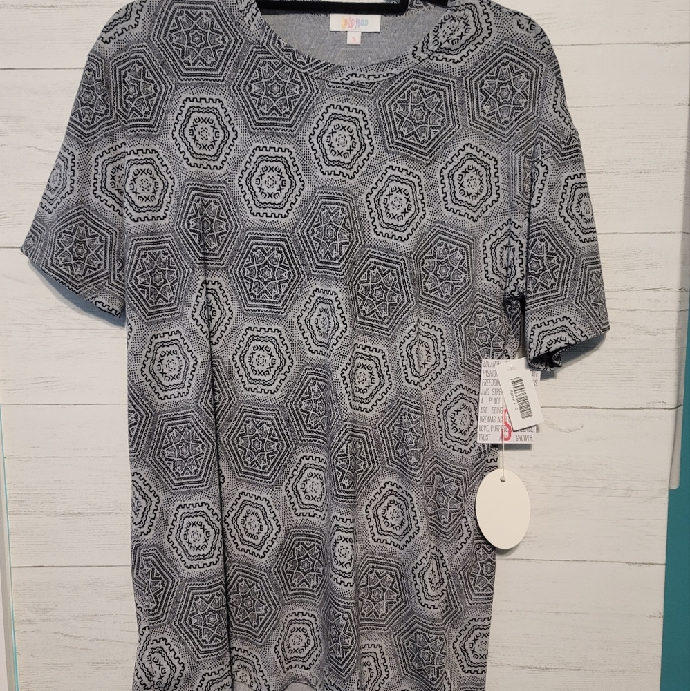 Small LuLaRoe Patrick T